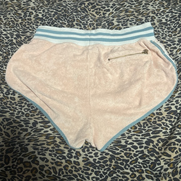 Shorts - Picture 2 of 3